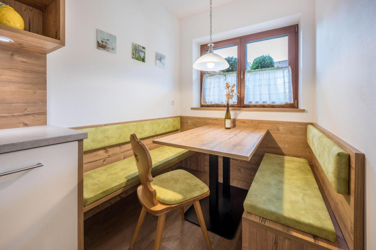 Haus Zur Vogelweide App 1 Daire Dobbiaco Dış mekan fotoğraf