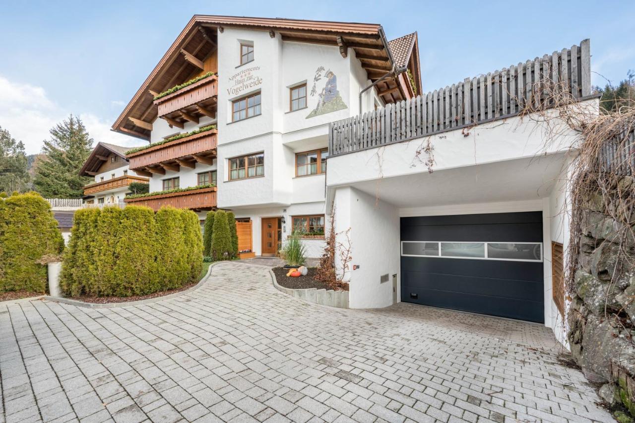 Haus Zur Vogelweide App 1 Daire Dobbiaco Dış mekan fotoğraf
