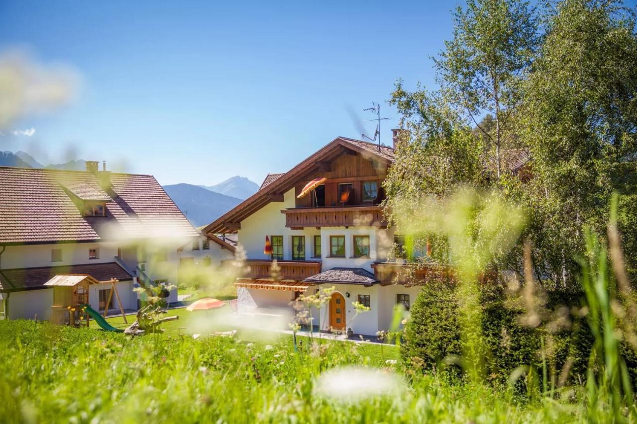 Haus Zur Vogelweide App 1 Daire Dobbiaco Dış mekan fotoğraf
